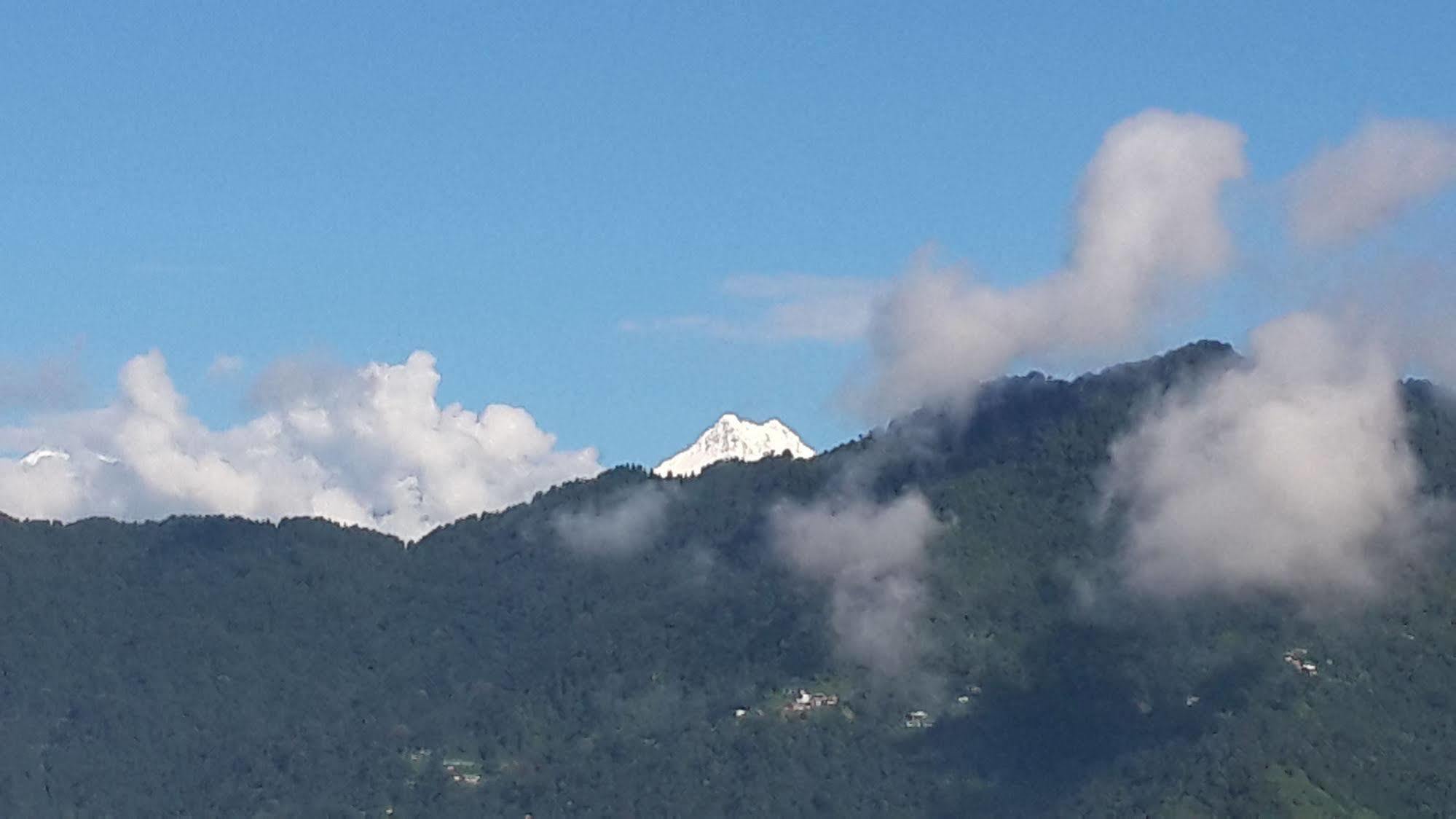 Himalayan Height Hotel Gangtok Bagian luar foto